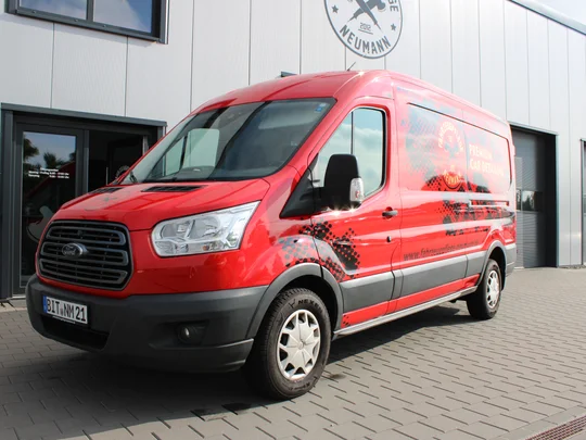 Ford Transit L3H2 aus dem Mietangebot von Fahrzeugpflege Neumann